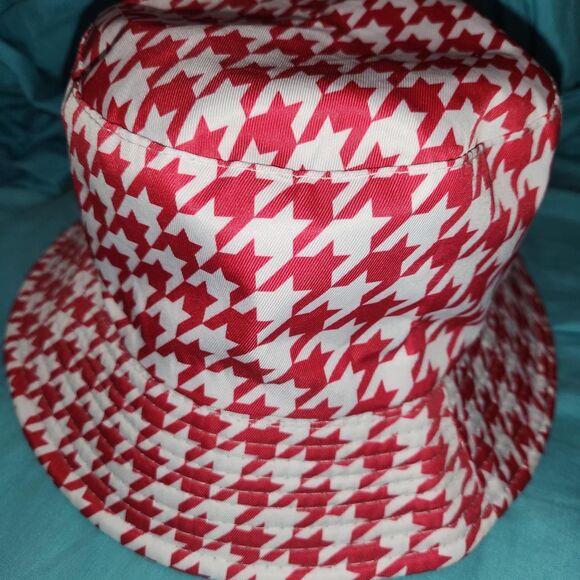 Red and White Houndstooth reversable Bucket Hat - Picture 1 of 2